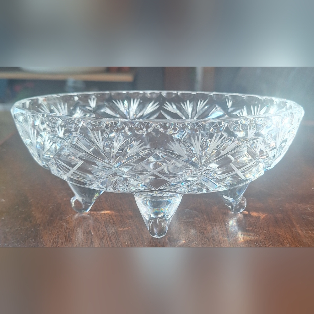 Elegant Crystal Footed Oval Bowl - Picture 3 of 3